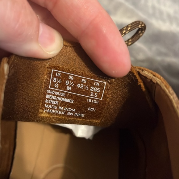 Clarks Durston Mid Beeswax Leather Lace-Up Boot - Picture 8 of 9